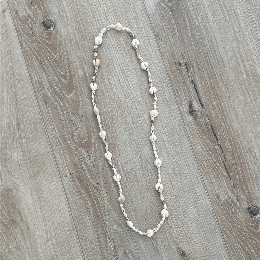 Vintage Shell Necklace - image 3